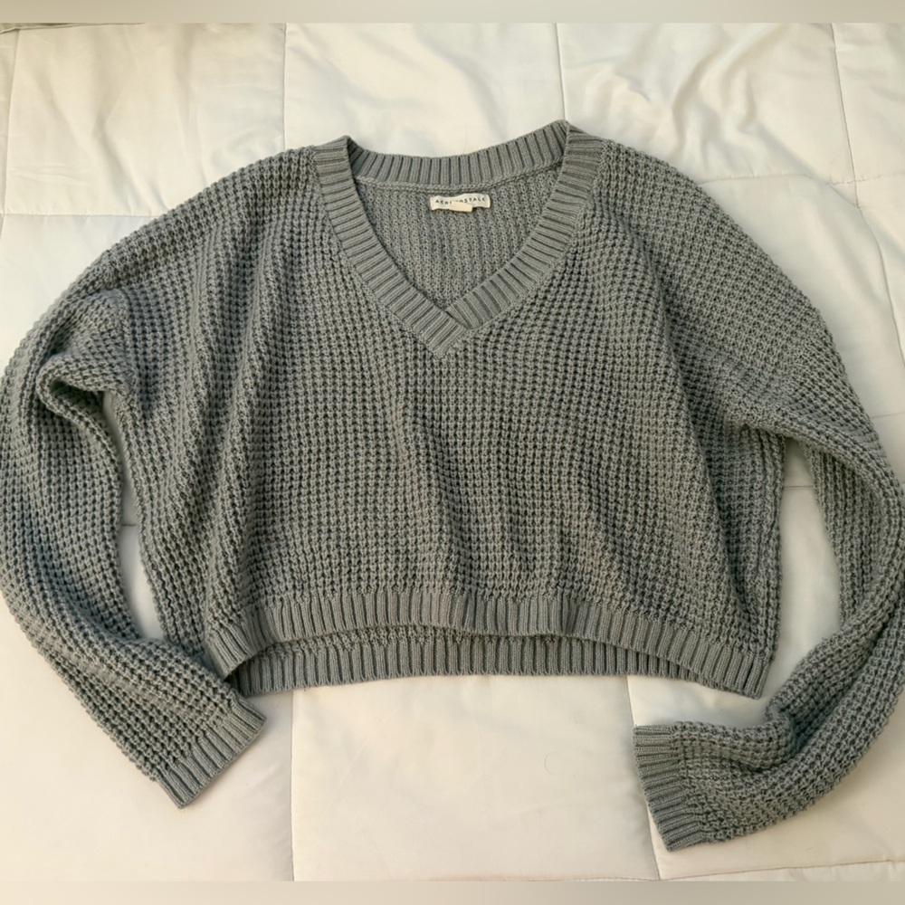 Aeropostale Women's Cropped V-Neck Knit Sweater in Gray